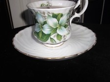 ELEGANT GILDED ROYAL ALBERT