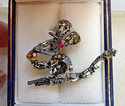 Vintage brooch schreiner - vintage,