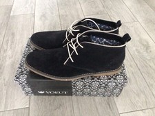 MENS TWISTED FAITH VOEUT SUEDE