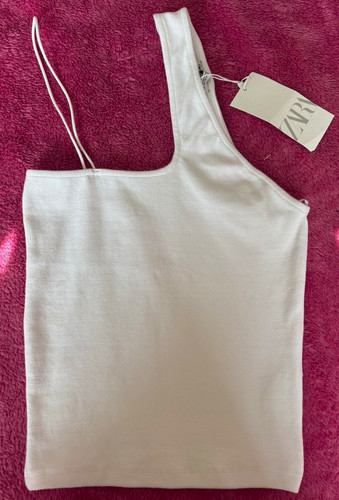 Zara white one - shoulder, knit