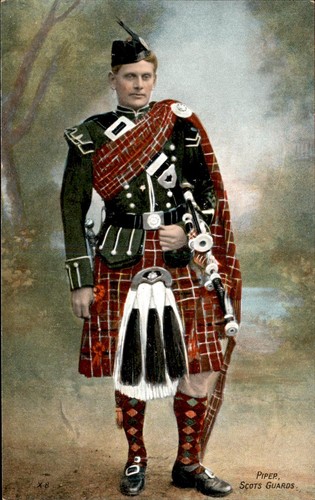 Bagpiper scottish dress - in,