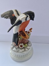 collectible figurine of a wren bird.  Birds decoration. 14cm 