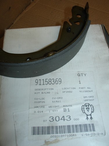 91158369 rear brake shoes set - rear,