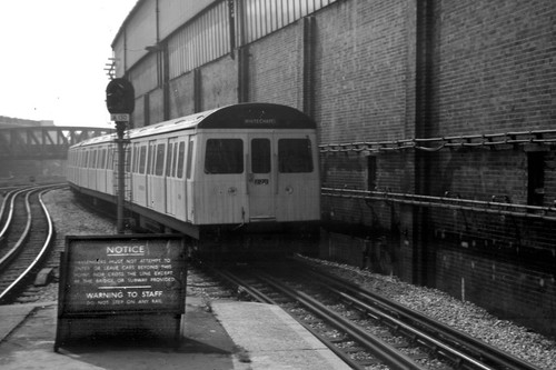 London underground 1969 stock - london,