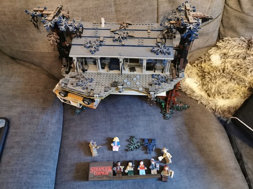 Lego stranger things 75810 - stranger,