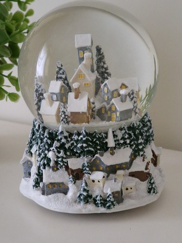 Musical snowglobe snowy - musical,