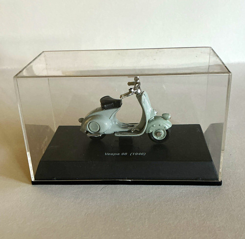 Vespa 1946 grey diecast - vespa, 98