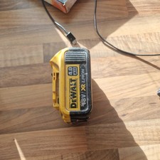  One DeWALT 18v XR-LION 4.0 AH BATTERY SPARES OR REPAIRS