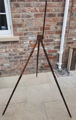 Vintage wooden sketching easel