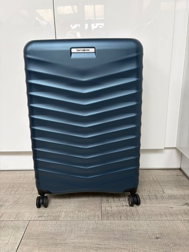 Large hard samsonite - hard,