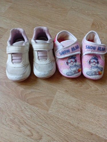 Pair trainers and - trainers, 1