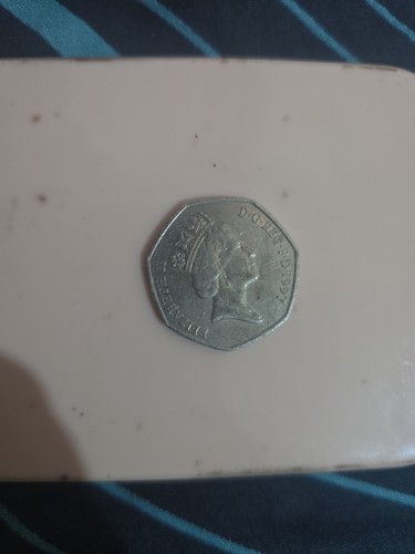 Very rare 1997 50p queen - very,