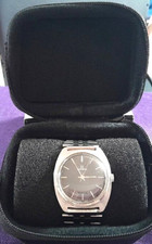 WATCH - RARE VINTAGE MECHANICAL QUALITY ZENITH WATCH NICE LOOKER.