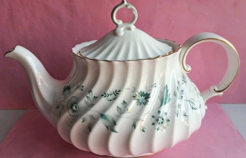 Pretty royal doulton waverley - pretty,
