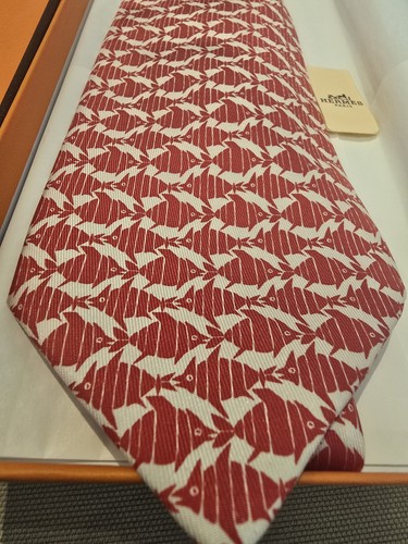 Boxed red fish hermes - ln,