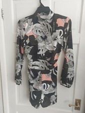 River Island Uk 8 White Black Khaki Coral Leaf Print  Long Sleeved Playsuit 