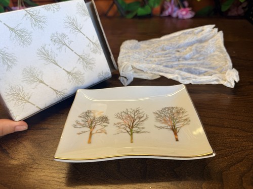Vintage michael white - white, gilt