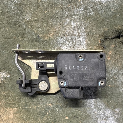 Jaguar xj8 fuel flap - xj8,