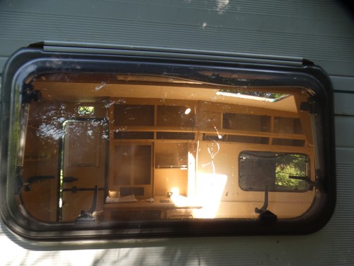 Caravan window lunar - caravan, window,lunar