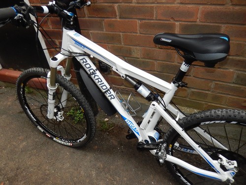 Full suspension mountain bike