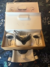 Meta Oculus Quest 2 64GB VR hardly used with dock & original box 