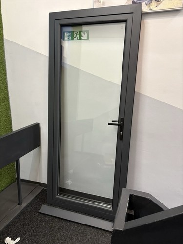 Grey aluminium single - single, glass