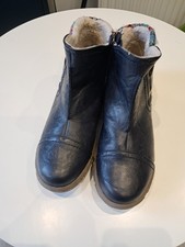 Ladies Pavers Boots Size 6