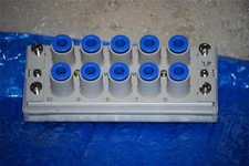 SMC RECTANGULAR MULTICONNECTOR KDM10-06 FROM 6MM OD TUBING   #K476