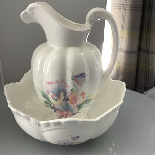 Aynsley fine bone - fine, little