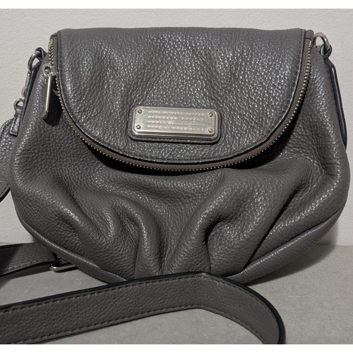 Marc jacobs classic - by, q