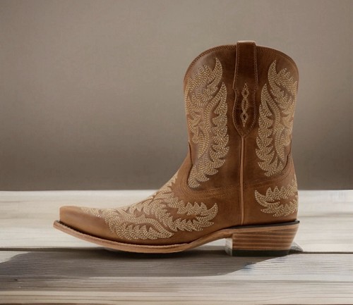 Ariat women cate boots 8 - women's, sz