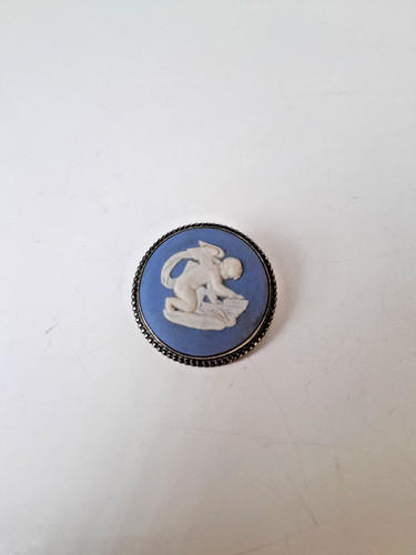 Wedgewood jasperware brooch - wedgewood, brooch.