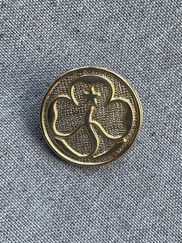 Girl guides gold tone vintage - girl,