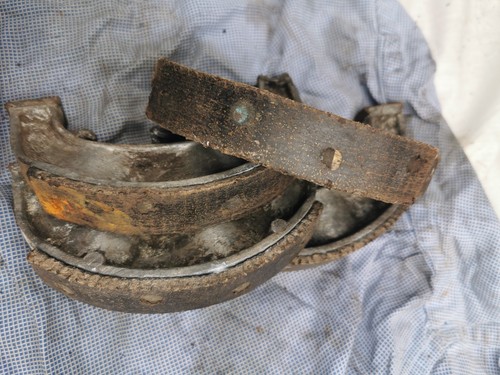 Austin seven brake shoes - austin,