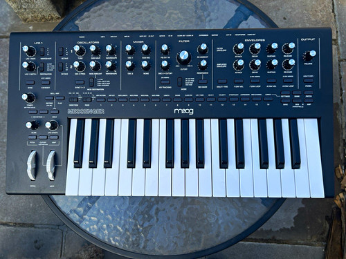 Moog messenger analogue key - messenger, 32-key