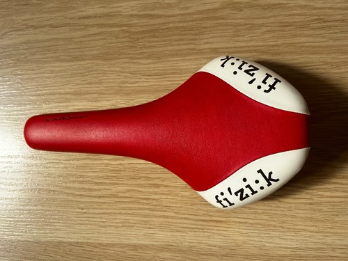 Fizik antares saddle red - saddle, white