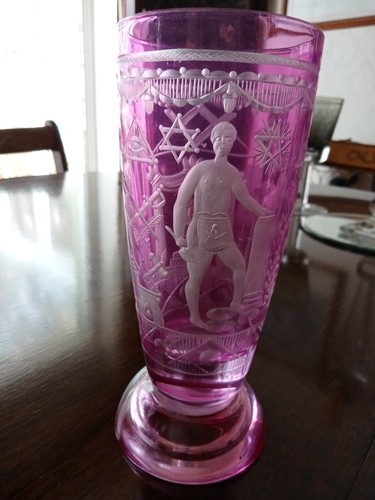 Really beautiful masonic glass - beautiful,