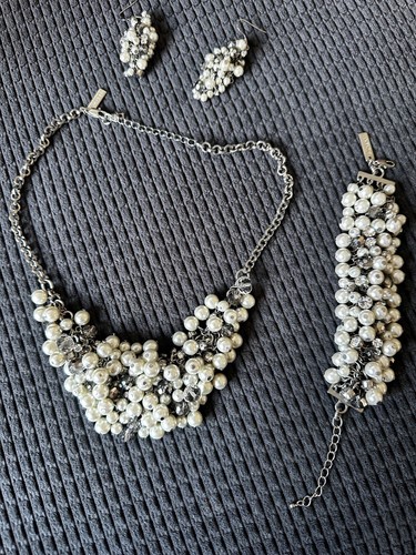Autograph pearl beaded - &, s