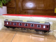 Hornby R4234 BR Maroon Stanier 1st Class Corridor Coach