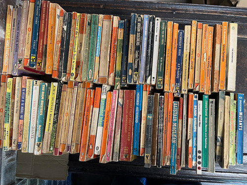 80x vintage paperback books - vintage,