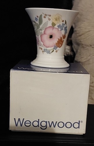 Wedgewood pottery meadow sweet - wedgewood,
