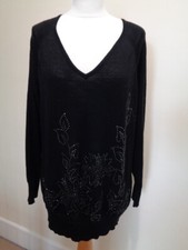 LEO GUY BLACK V NECK JUMPER WITH DIAMANTE FLORAL DETAIL - SIZE 6 (16/18)