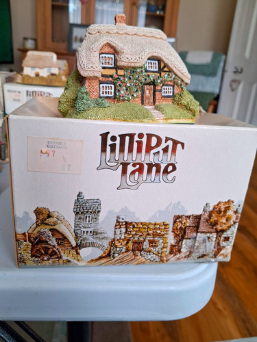 Lilliput lane bramble cottage - lilliput,