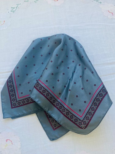 Vintage silk pocket - silk, square