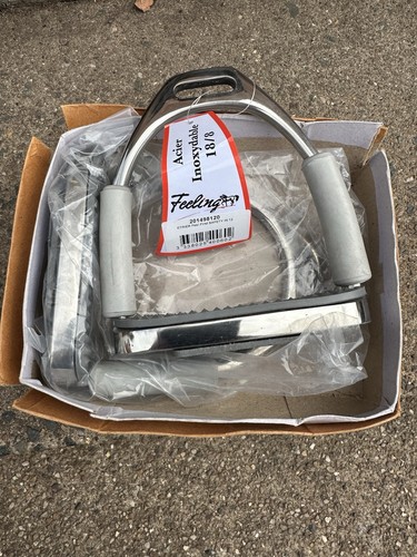 New flexi stirrup - stirrup, irons