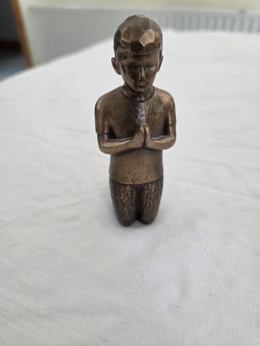 Genesis fine arts boy - genesis, praying