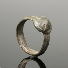 ANCIENT MEDIEVAL BRONZE RING - CIRCA  50BC       (MR1)