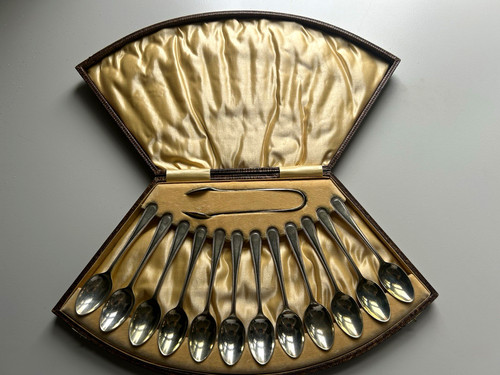 Silver plated cased - silver,