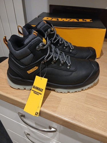 Dewalt laser safety - laser, boots