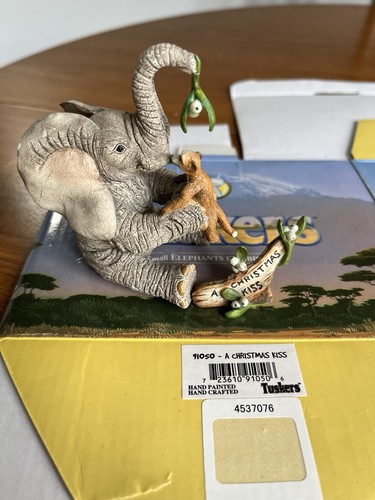 Tuskers christmas kiss - tuskers,